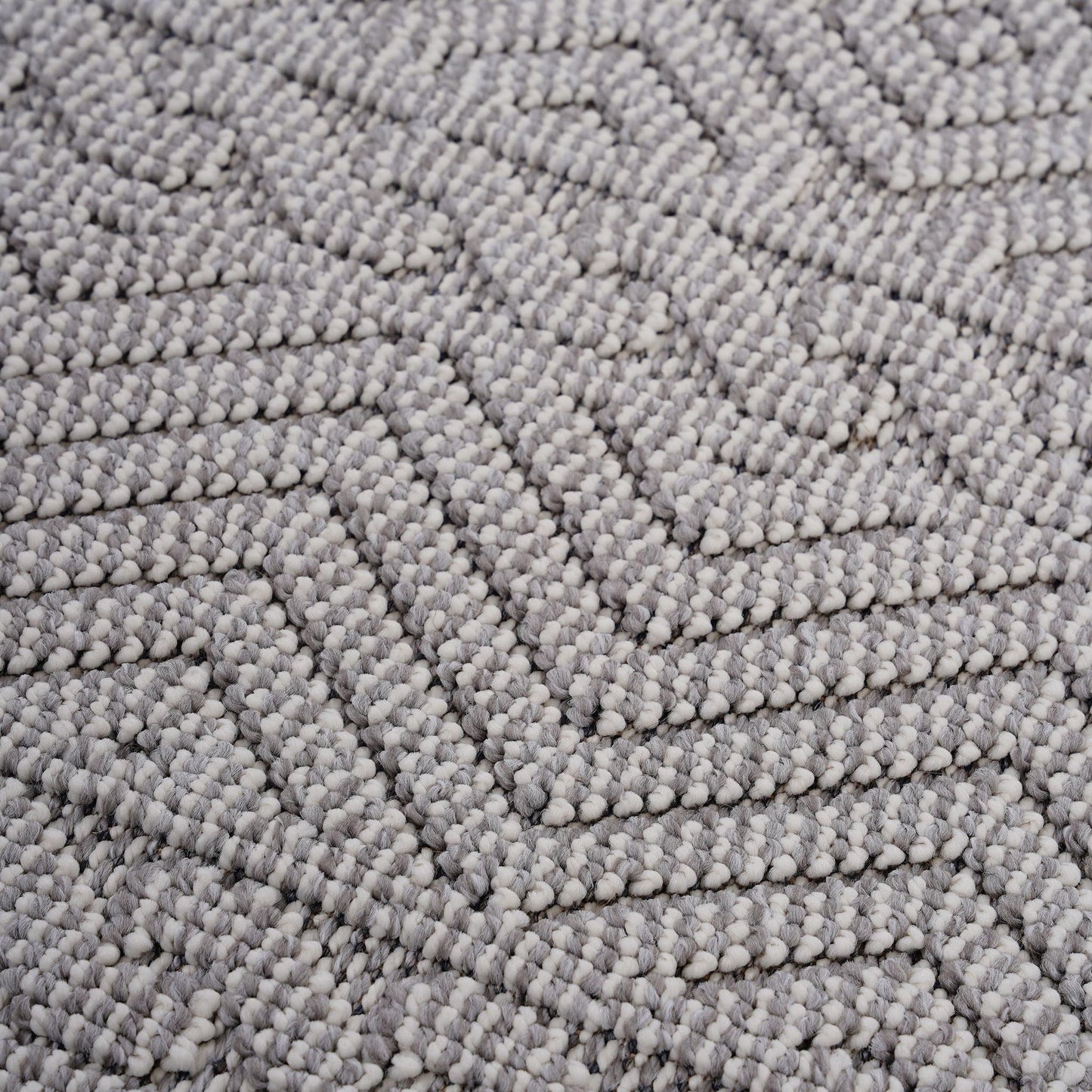 Guros - 6' X 9' Geometric Indoor / Outdoor Area Rug - White