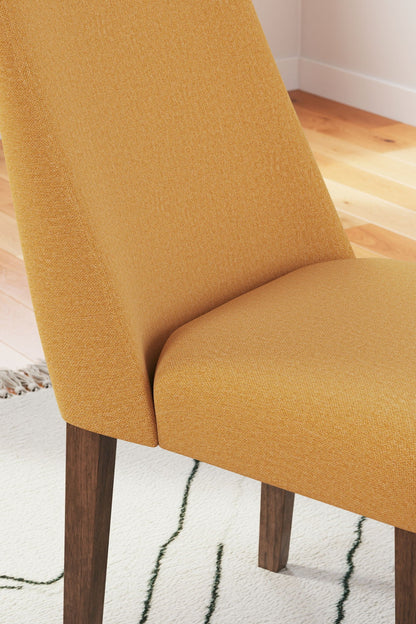 Lyncott - Dining Room Table Set