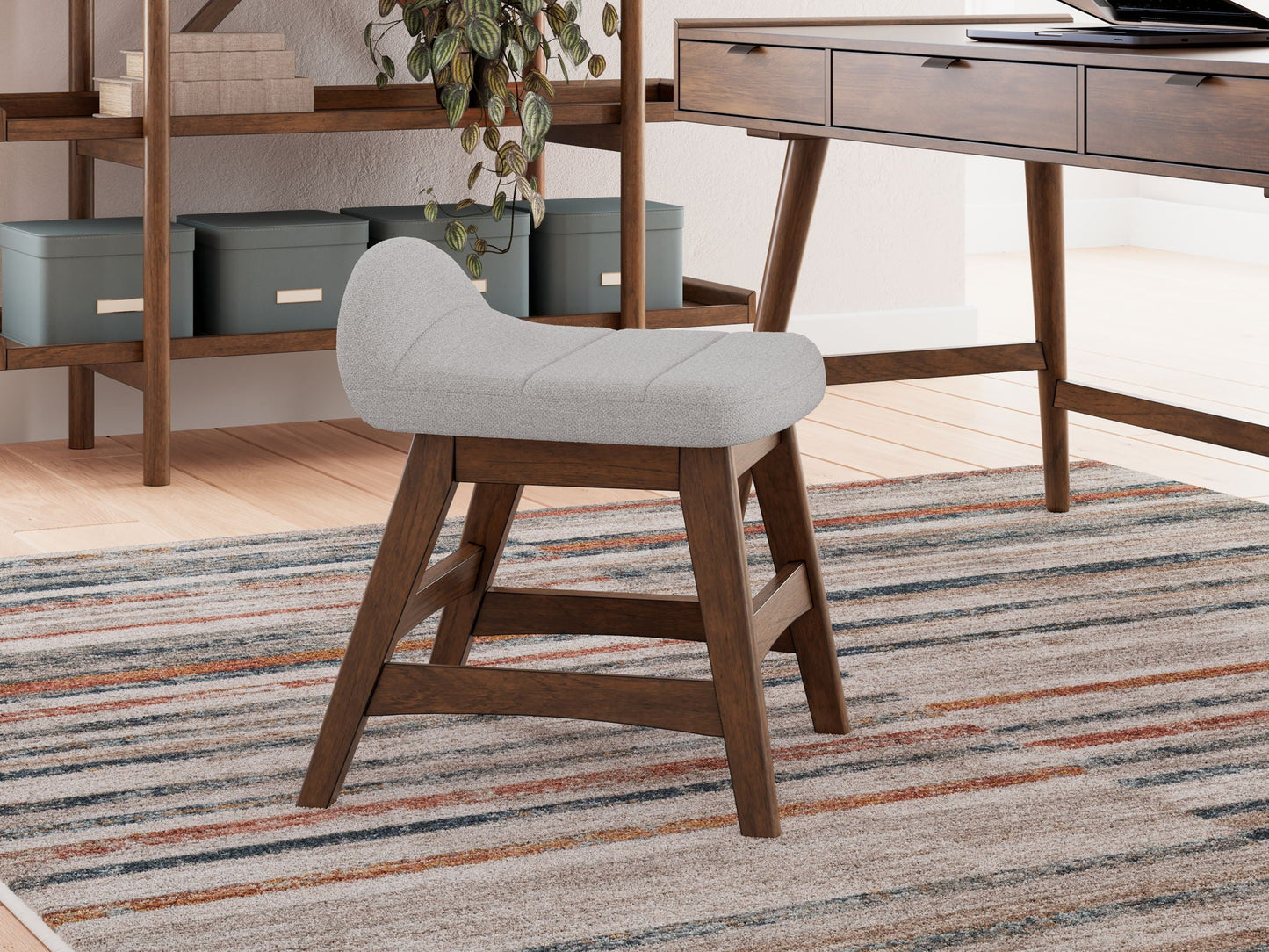 Lyncott - Home Office Desk Chair - Light Gray / Brown