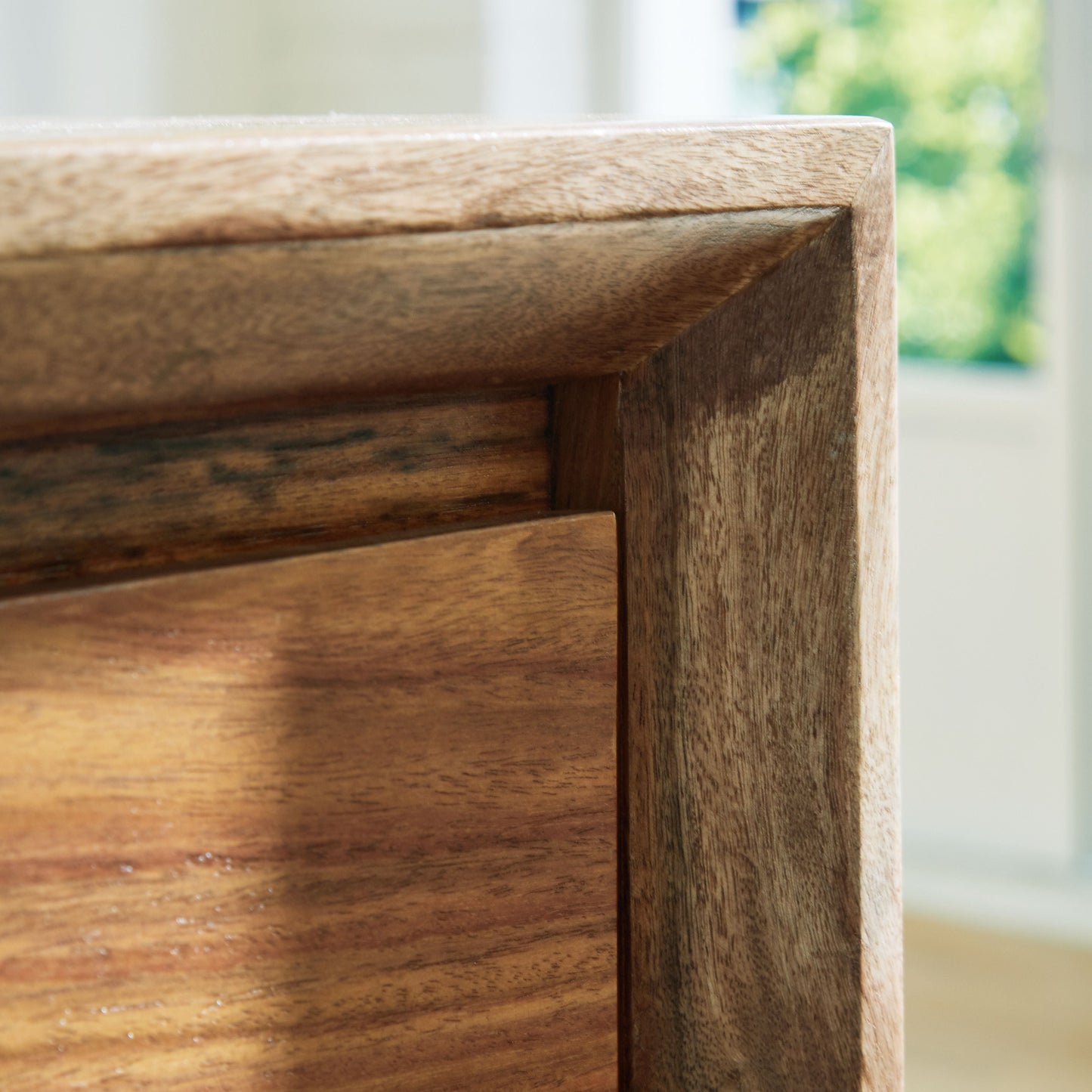 Dressonni - Dresser And Mirror - Brown