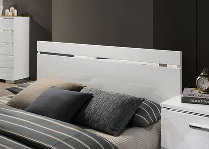 Erlach - 4 Pc Queen Bedroom Set